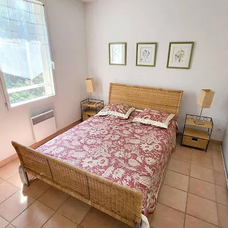 Apartment T3 Avec Garage Privatif, Terrasse, A 400m Des Plages Et Proches Commerces - Fr-1-316-229